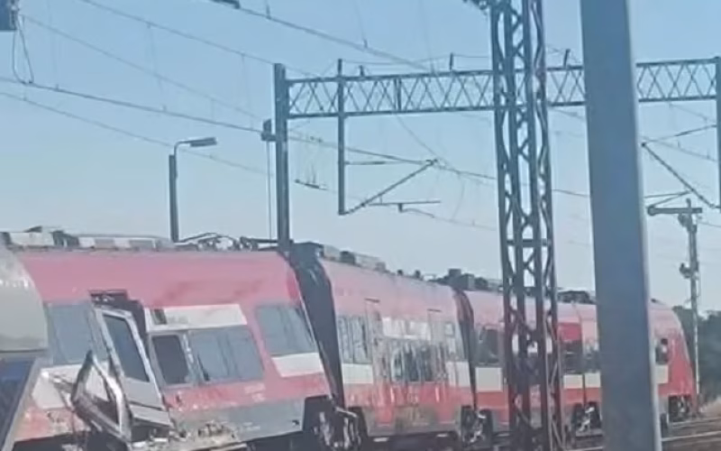 Colisão entre comboios na Polónia deixa feridos e provoca descarrilamento